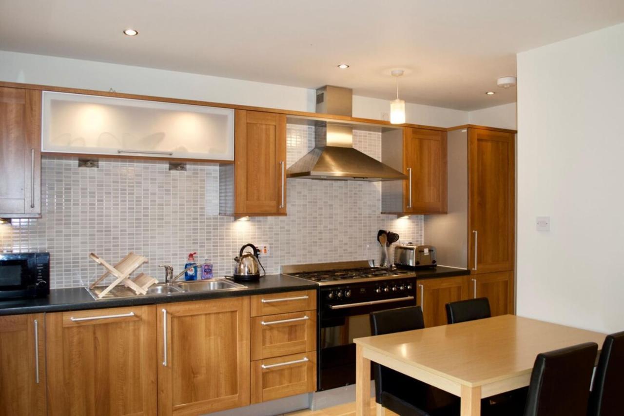 Modern 2 Bedroom City Centre Flat Единбург Екстериор снимка