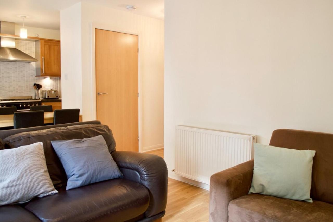 Modern 2 Bedroom City Centre Flat Единбург Екстериор снимка