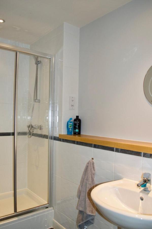 Modern 2 Bedroom City Centre Flat Единбург Екстериор снимка